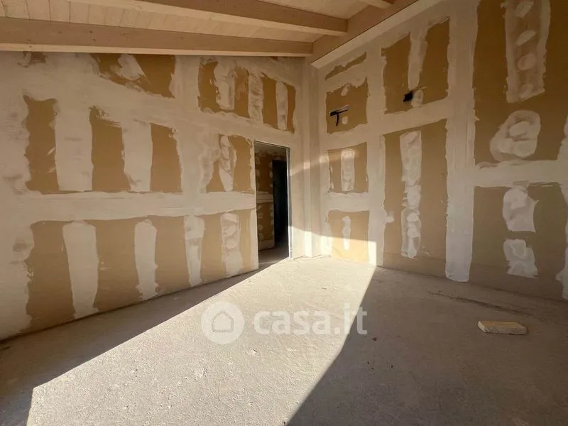 Pièces - Semi-Finished Villa with Private Garden in Sarego
