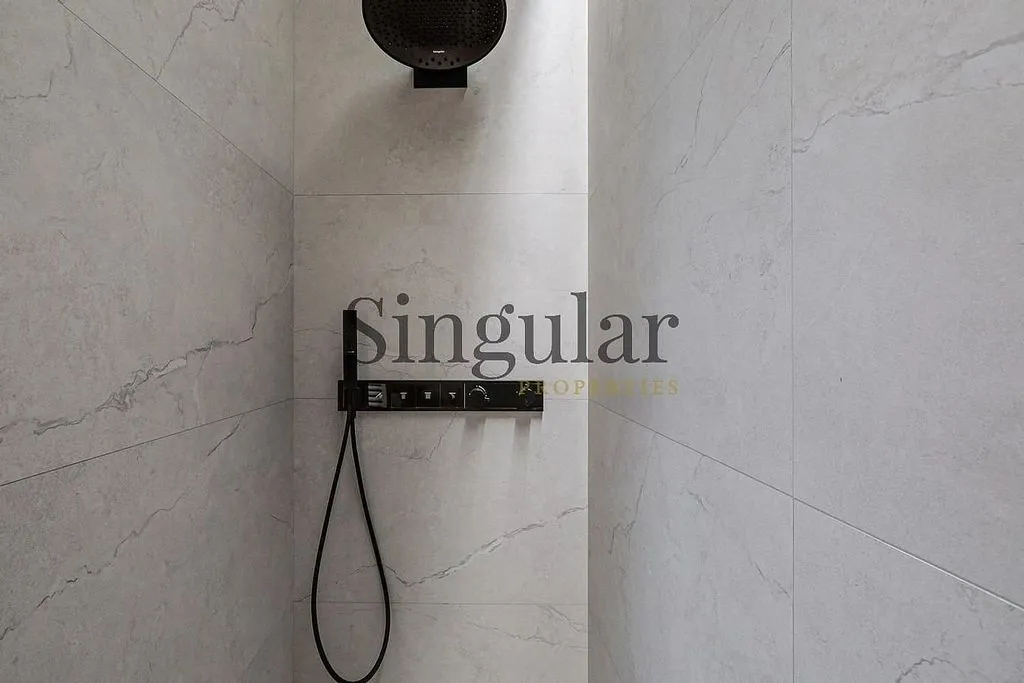Salles de bain - Historic Apartment with Balcony in El Born