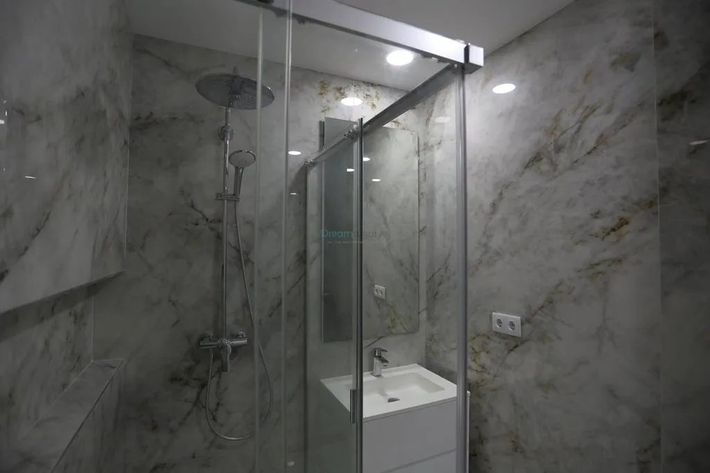 Vannitoad - Luxury Flat with Communal Pool in Lagos