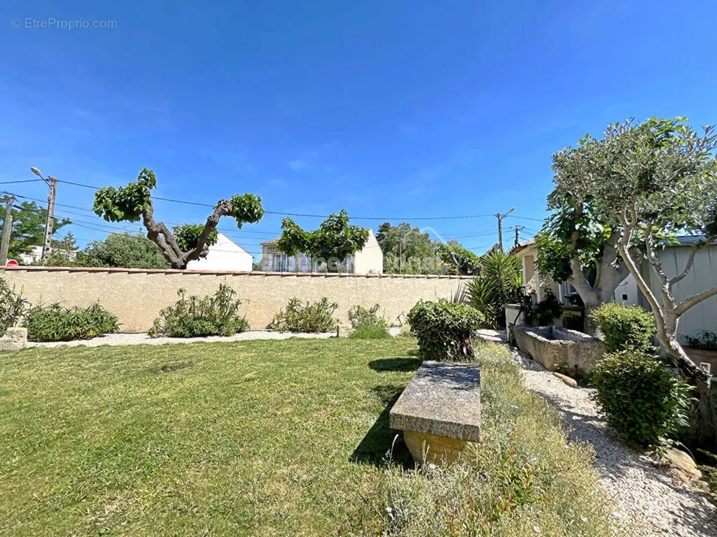 Giardino - Modular Family House with Garden in Raphèle-les-Arles