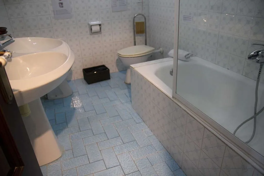 Salles de bain - Luxury House with Pool in Castellar del Vallès