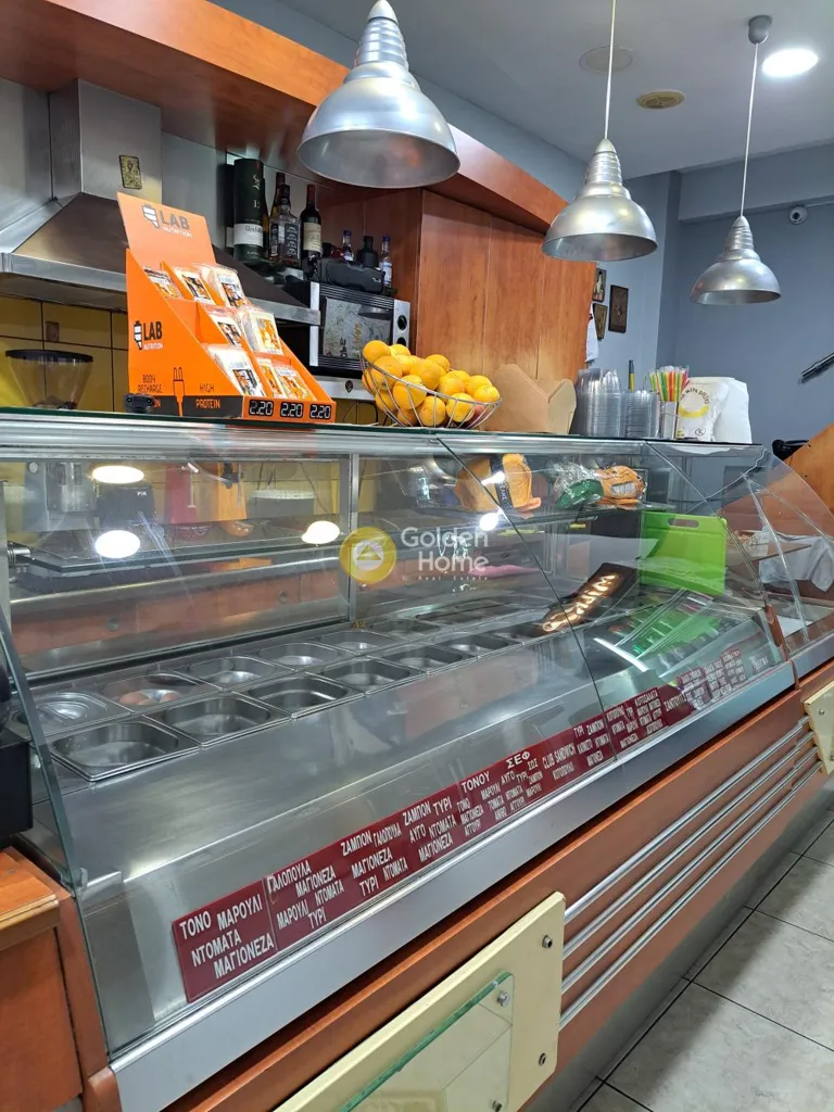 Toad - Café-Tyropitakio in Central Piraeus