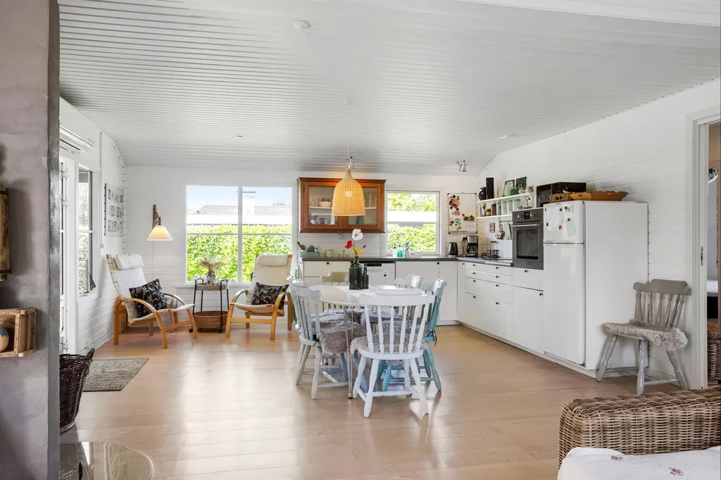 Cuisine - Summerhouse with Garden in Bogense