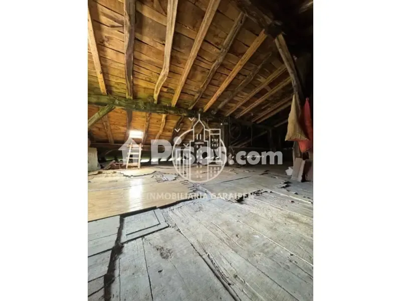 Toad - Traditional Basque Casona with Urbanisable Land in Eldua