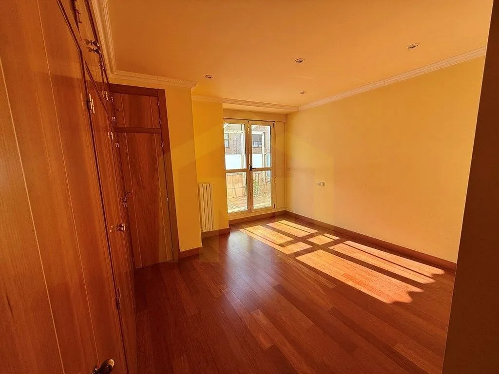 Rooms - Sunny Apartment with Terrace in Rosal