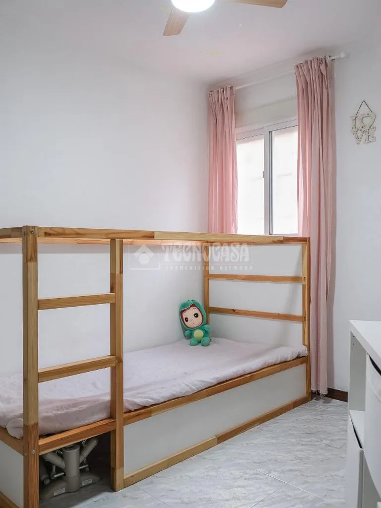 Chambres - Flat with Large Windows in Carabanchel Alto
