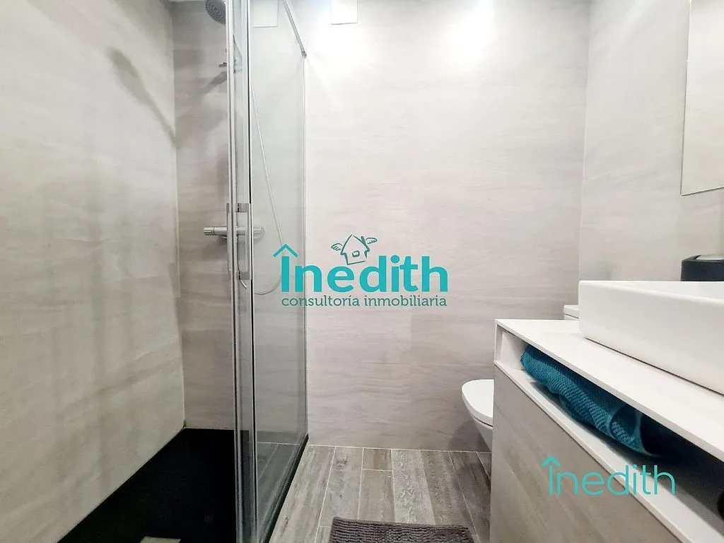 Salles de bain - Duplex Apartment with Pool in Central Castelldefels