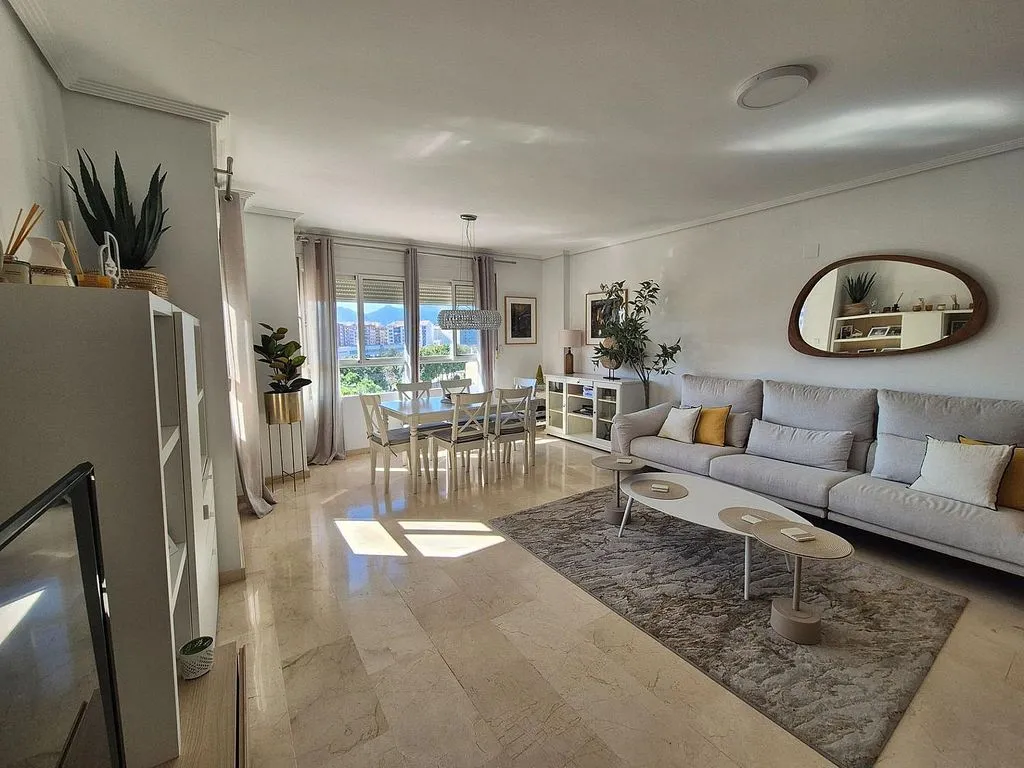 Salón - Ático duplex con terraza en Carrer de l'Estatut Valencià