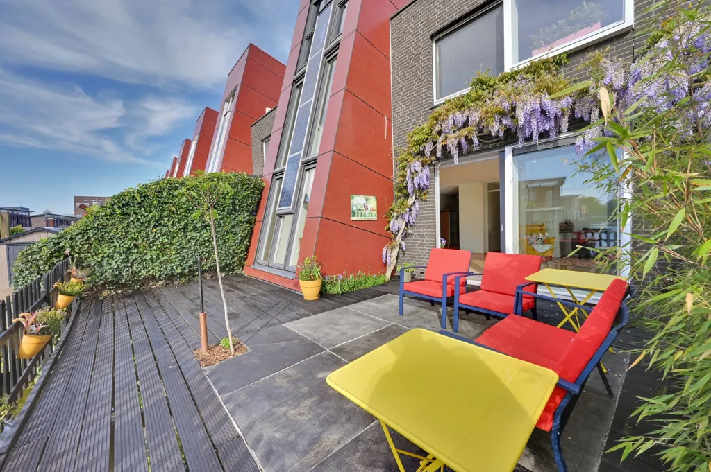 Terrasse - Waterfront Villa with Terrace in Wateringse Veld