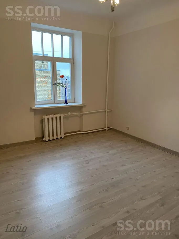 Elutuba - 1-Bedroom Flat with Green Courtyard in Grīziņkalns