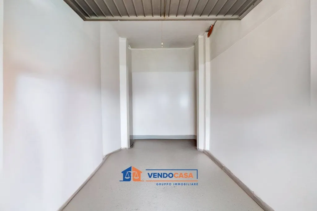Garage - Apartment with Balcony in Boves Centre