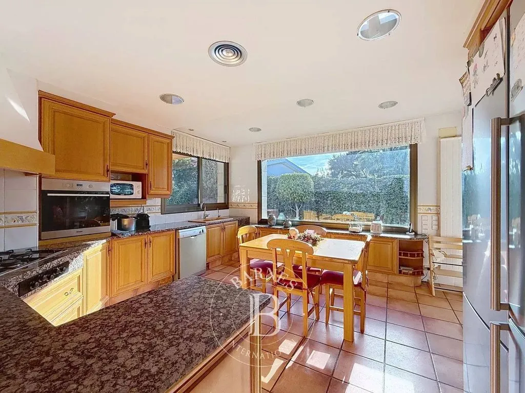 Köök - Luxury Villa with Pool in El Masnou