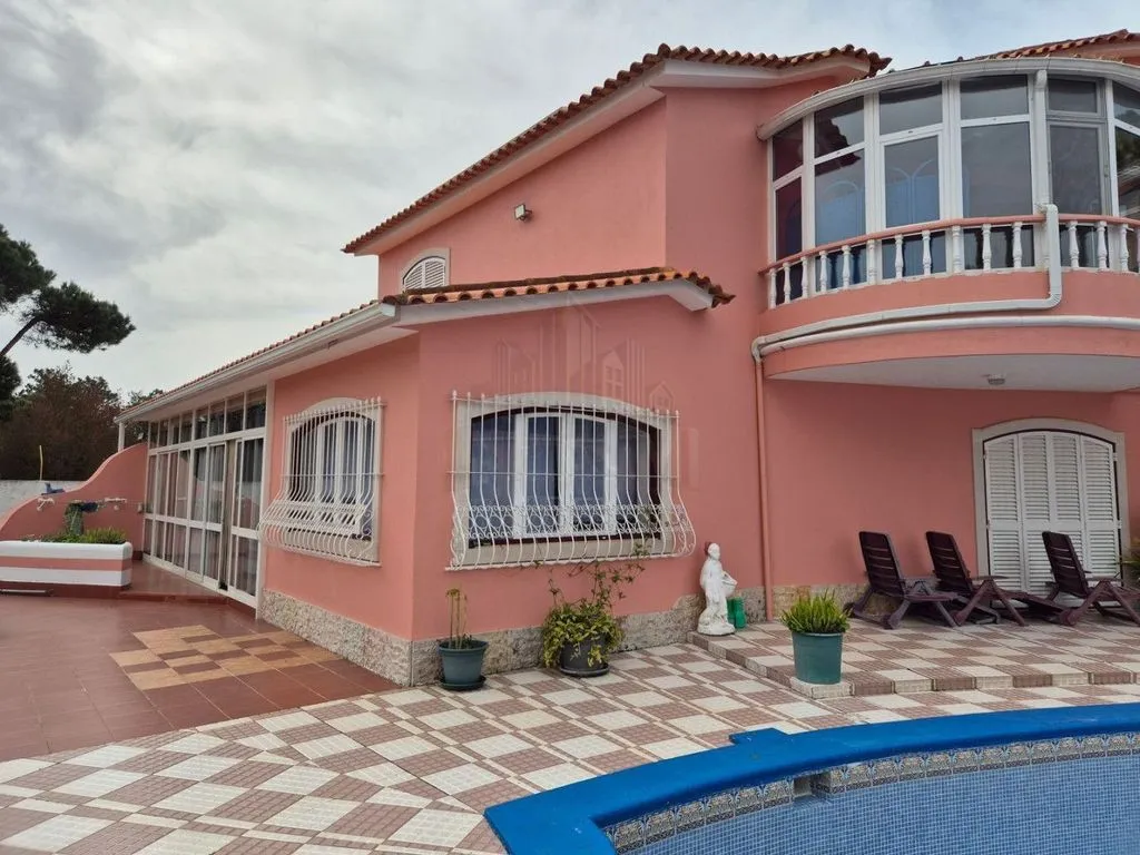 Pool - Luxury House with Pool in Sintra