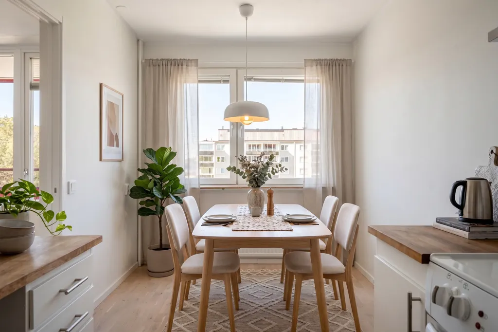 Sala da pranzo - Apartment with Balcony in Helenelund