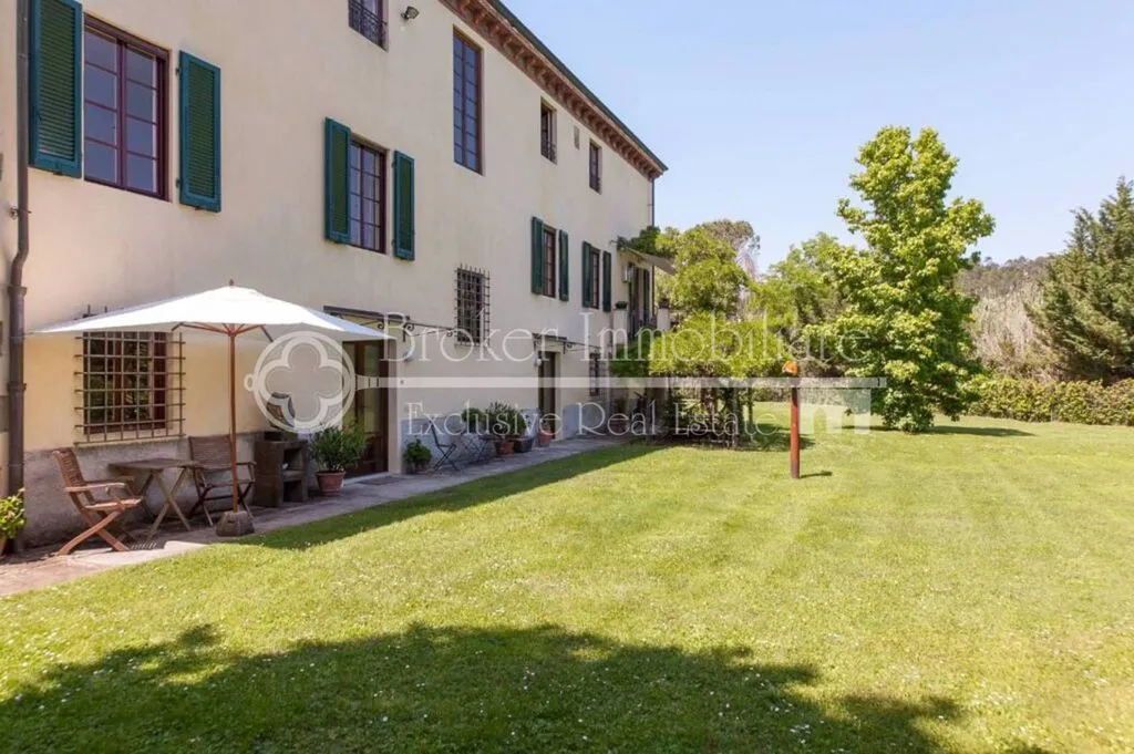 Aed - Historic Villa with Pool near Lucca