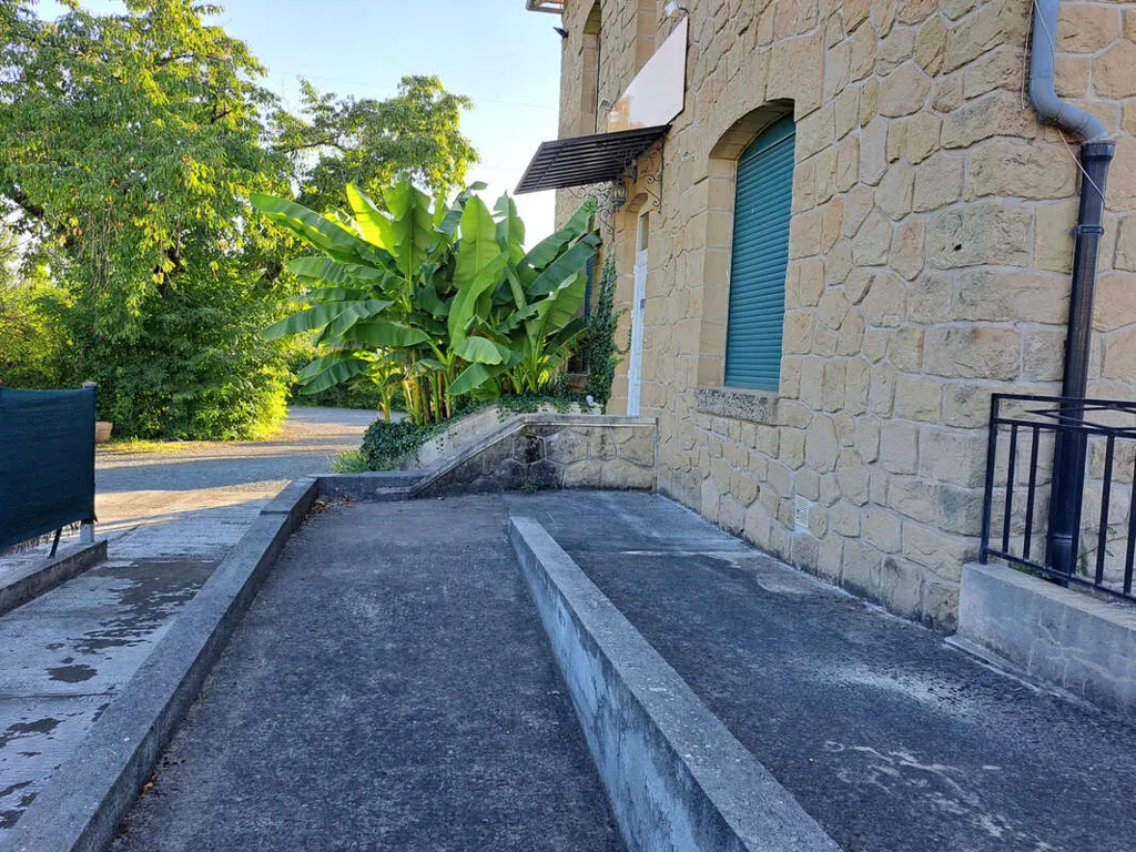 Välivaade - Commercial Property with Constructible Land in Brive
