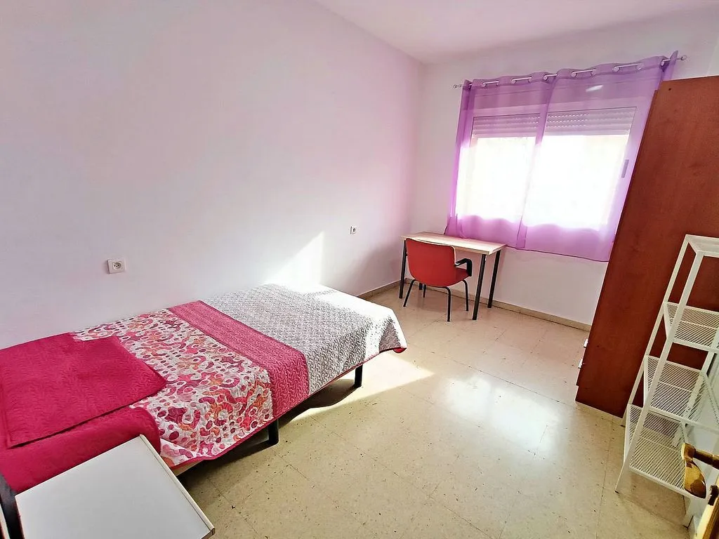 Camere da letto - Student Flat with Balcony in Central Location
