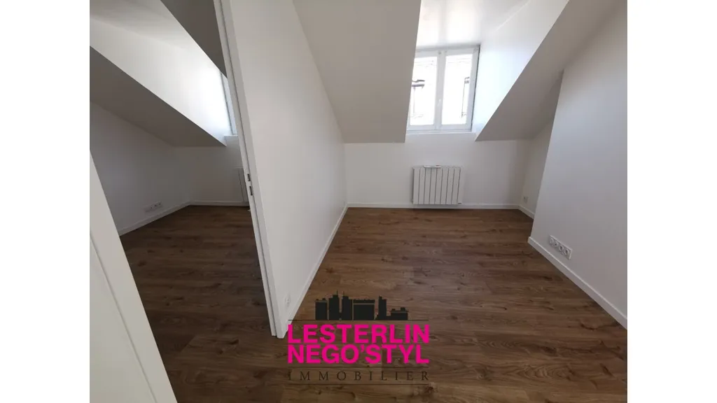 Pièces - Appartement Neuf au Dernier Étage aux Docks