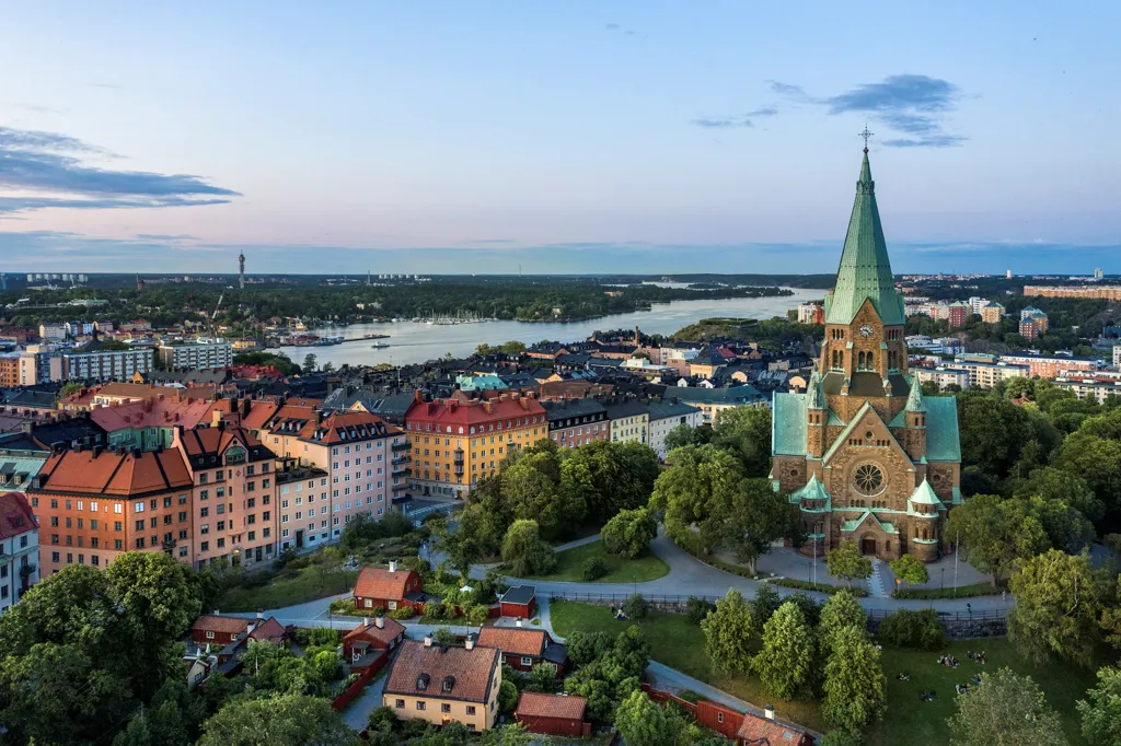 3-Bedroom Apartment with Park View in Södermalm