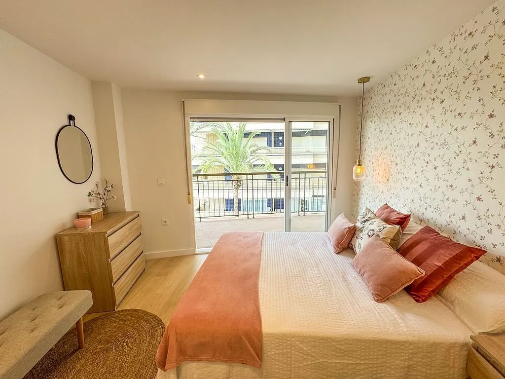Magamistoad - 3-Bed Apartment with Terrace in Santa Pola Centre