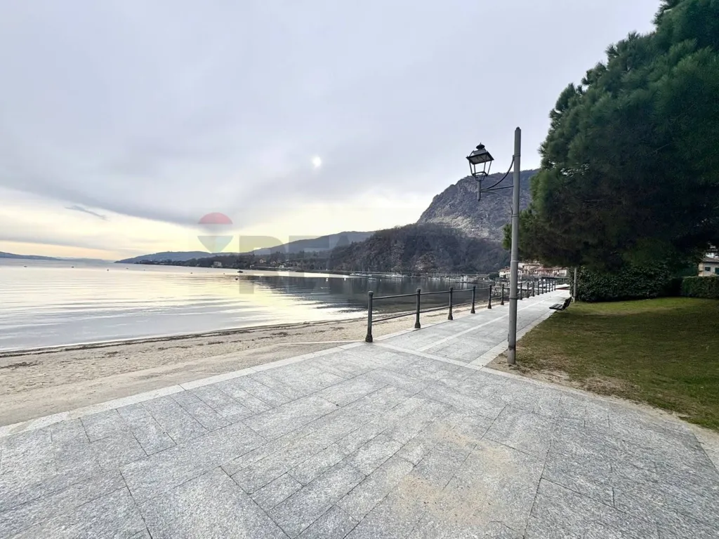 Bright Bilocale with Lake View in Baveno