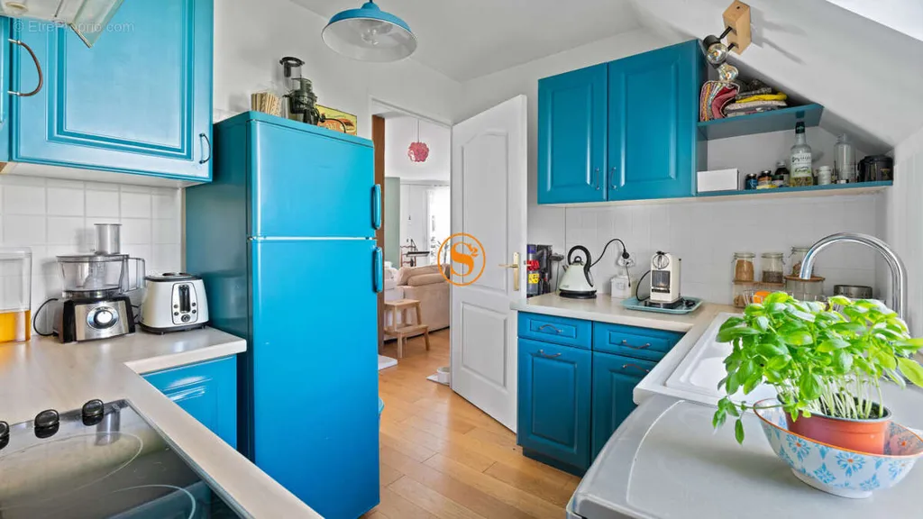 Cucina - Duplex Apartment with Central Location in Coye la Forêt