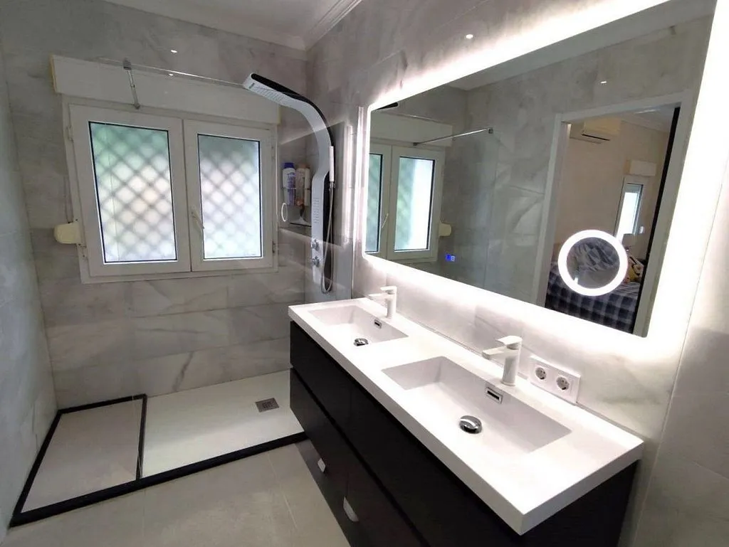 Salles de bain - Villa with Pool and Terrace in Sotogrande Costa