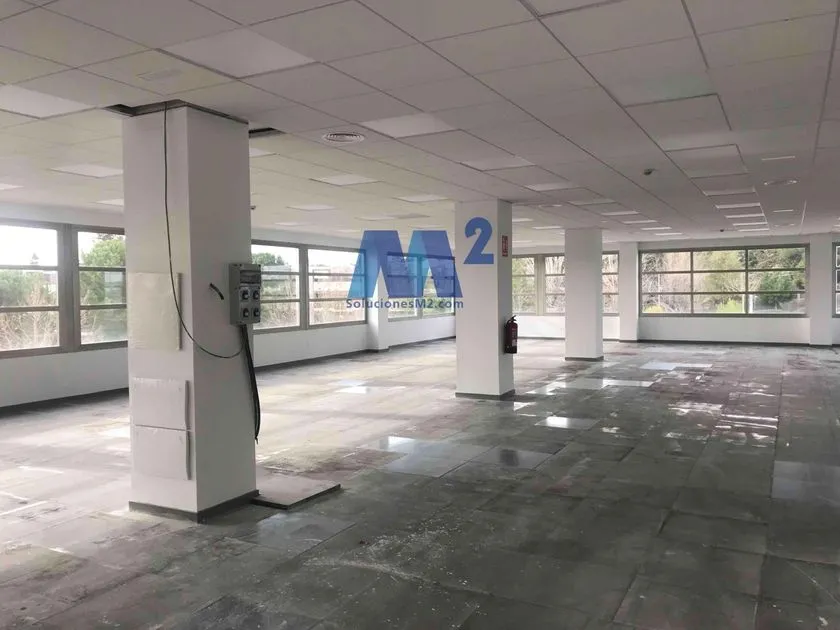 Stanze - Representative Building with Office Space in Soto de la Moraleja