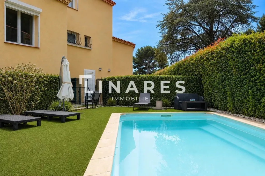 Piscine - Villa Duplex avec Piscine à Allauch