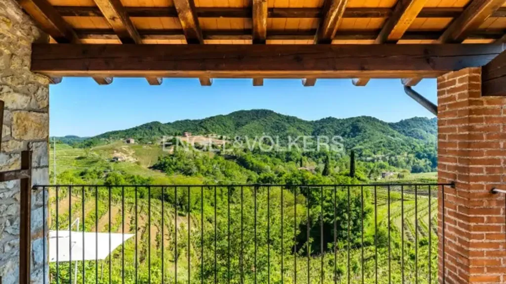 Terrasse - Rustic Villa with Vineyard View in Cison Di Valmarino
