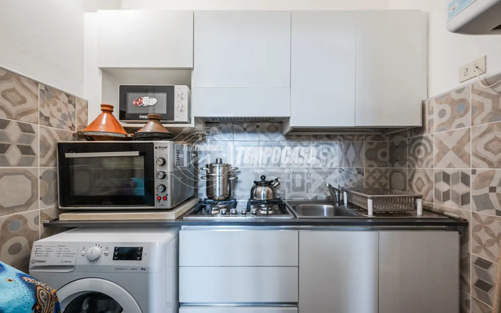 Köök - Two-Bedroom Apartment for Renovation in Milan