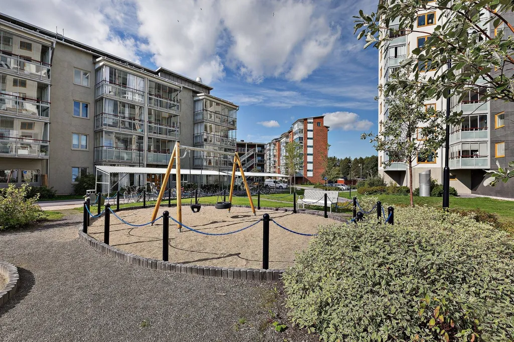 Aed - Apartment with South-Facing Balcony in Umeå