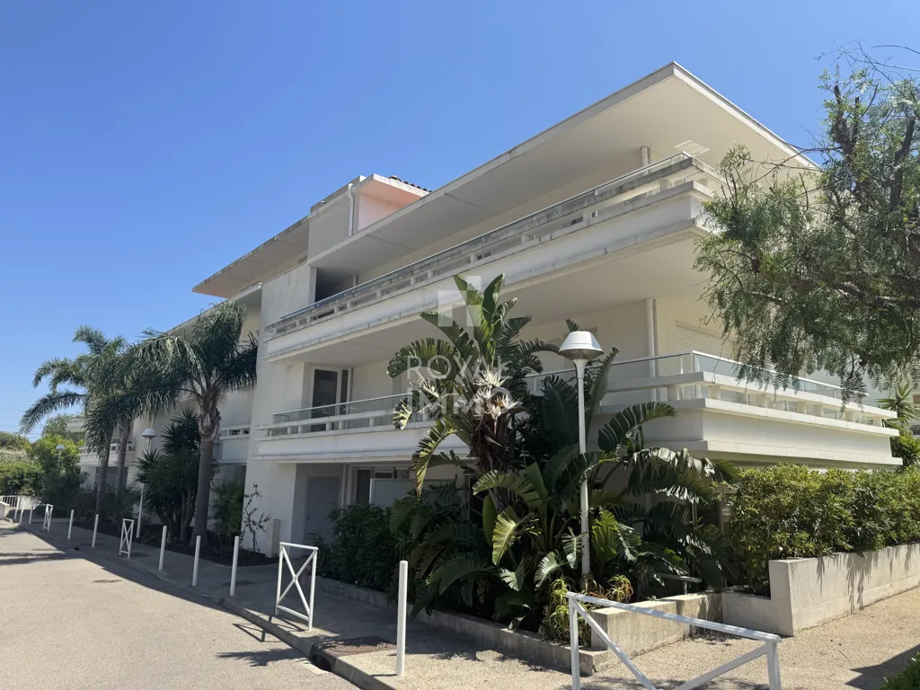 Välivaade - T2 Flat with Pool in Carqueiranne
