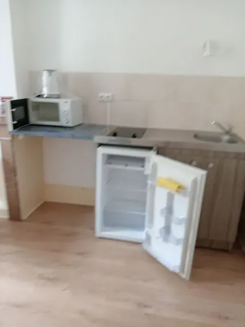 Cuisine - Mini-Studio Meublé avec Balcon au Centre de Valence