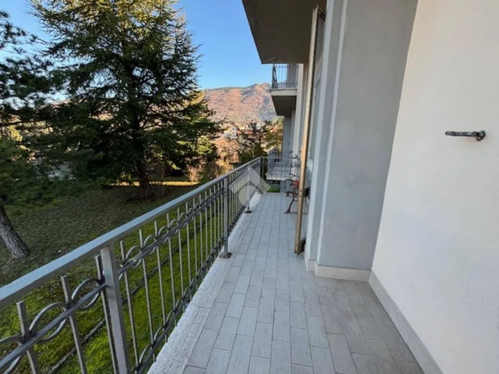Rõdu - Spacious Apartment with Terraces in Gualdo Tadino