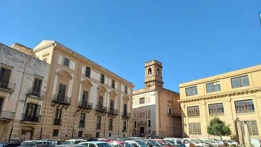 Välivaade - Trilocale with Central Location in Palermo