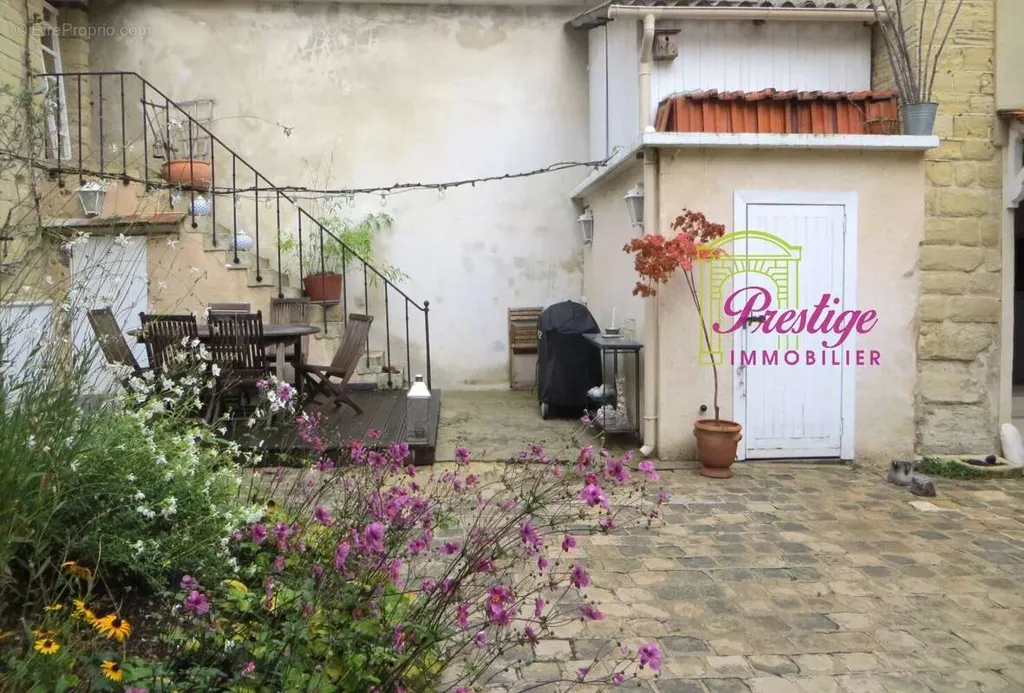 Aed - Luxury House with Courtyard in Le Mesnil-le-Roi