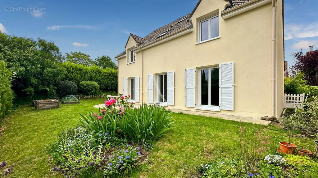 Jardin - Maison de 7 Pièces avec Jardin à Courdimanche