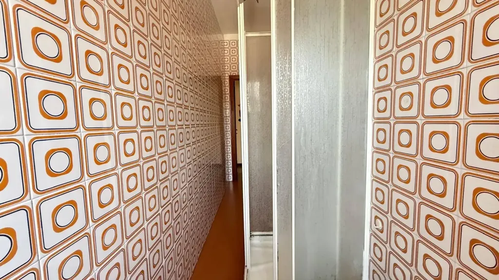 Esik - Apartment with Parking in Caserta
