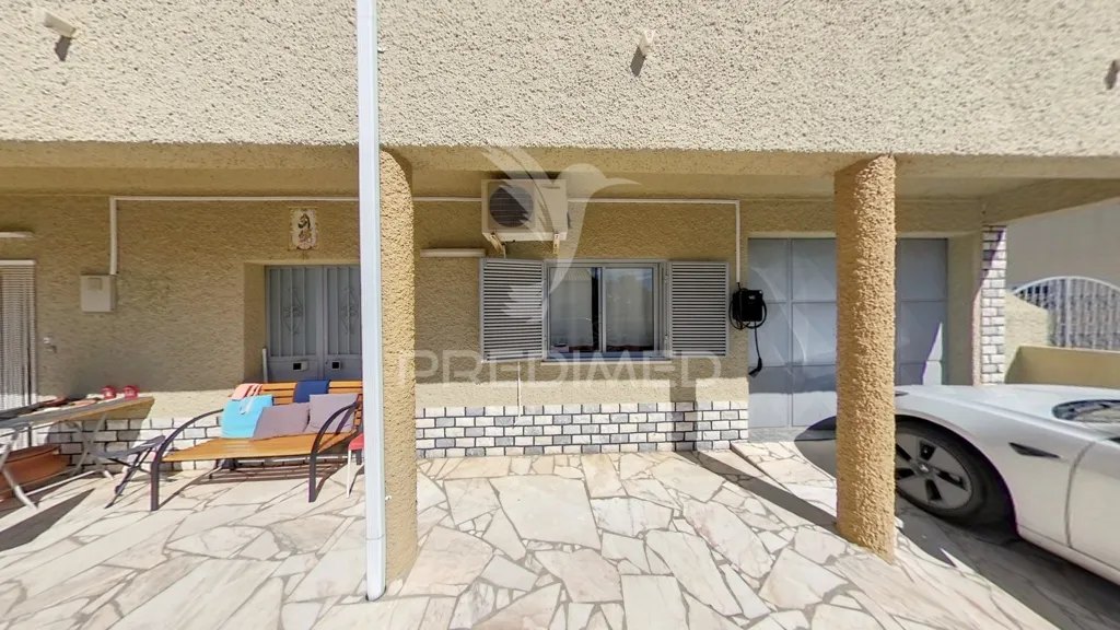Terrasse - Bi-Family House with Pool in Caia