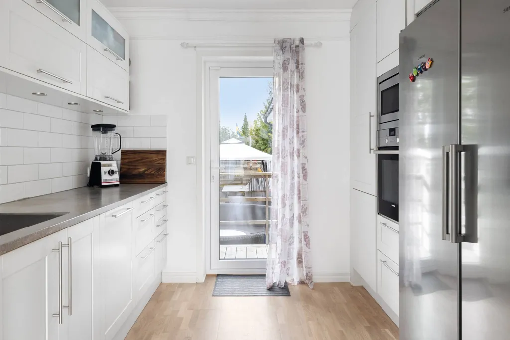 Cuisine - Villa with Pool in Tullinge