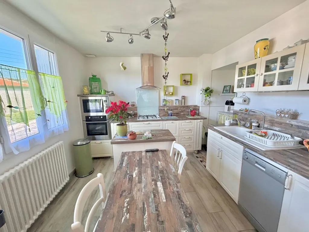 Köök - Renovated House with Garden in Luzech