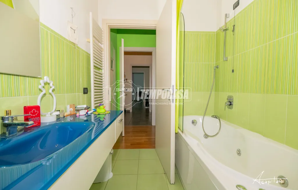 Salles de bain - Terraced Villa with Private Garden in Modena