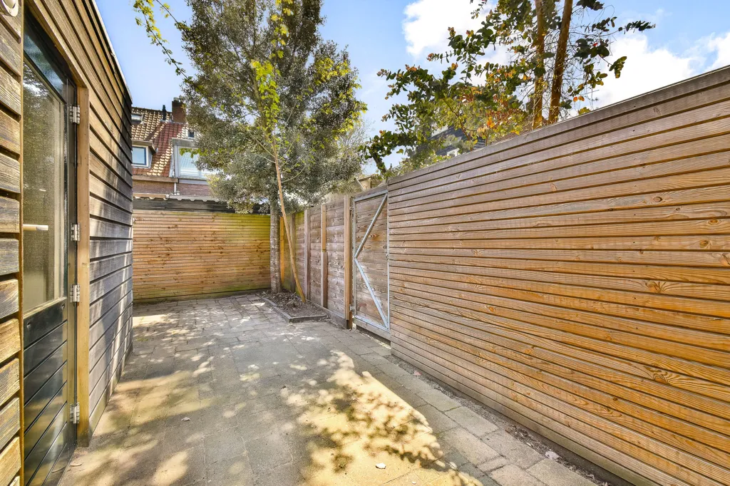 Aed - Modernised Corner House in Capelle aan den IJssel