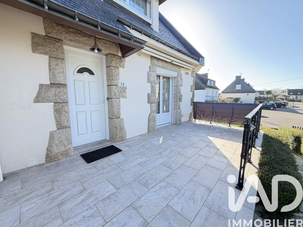 Terrasse - Maison Rénovée avec Terrasse Sud à Évellys