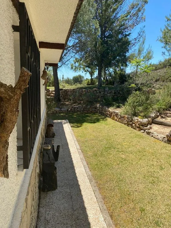 Jardin - Rustic Finca with Pool and Terrace in Durón