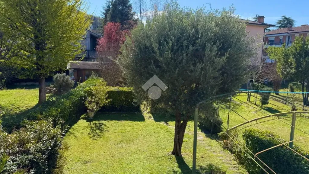 Giardino - Terraced Villa with Garden in Broni