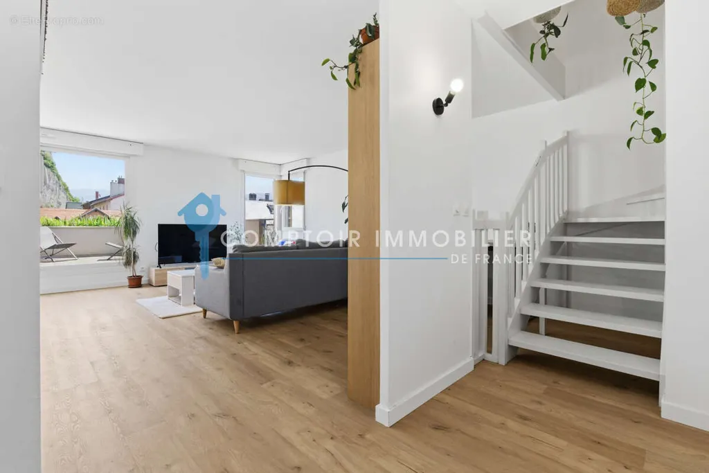 Séjour - Appartement Duplex avec Terrasse 45m2 à Grenoble
