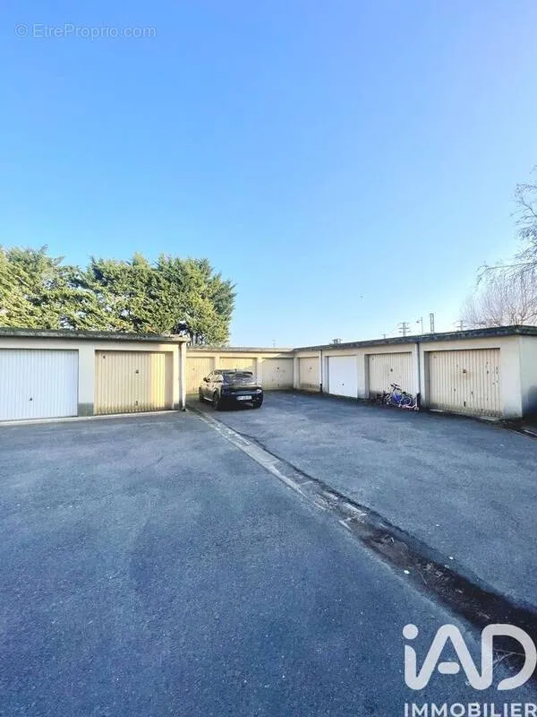 Välivaade - Parking Space in Arnouville-Lès-Gonesse