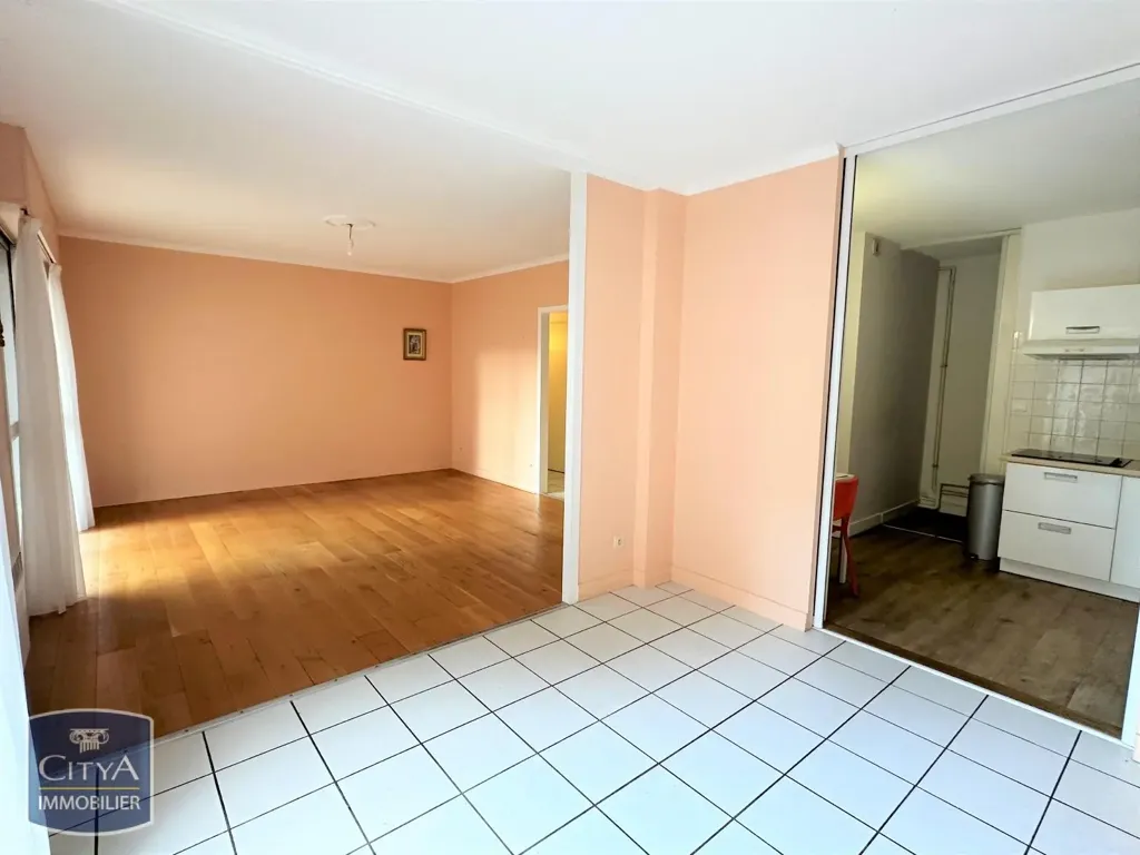 Séjour - Appartement Lumineux avec Balcon à Périgueux